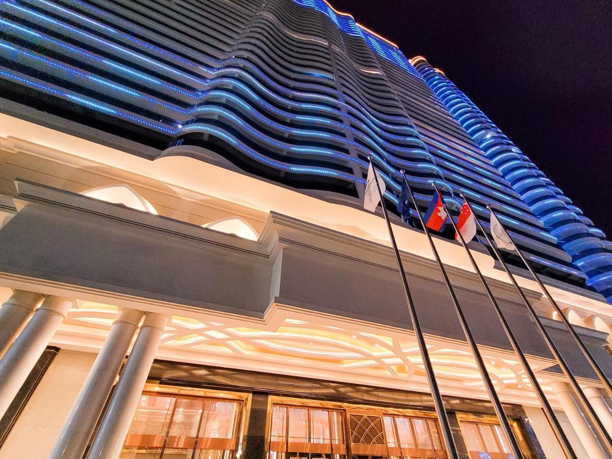 Howard Johnson Plaza By Wyndham Blue Bay Sihanoukville Exterior photo