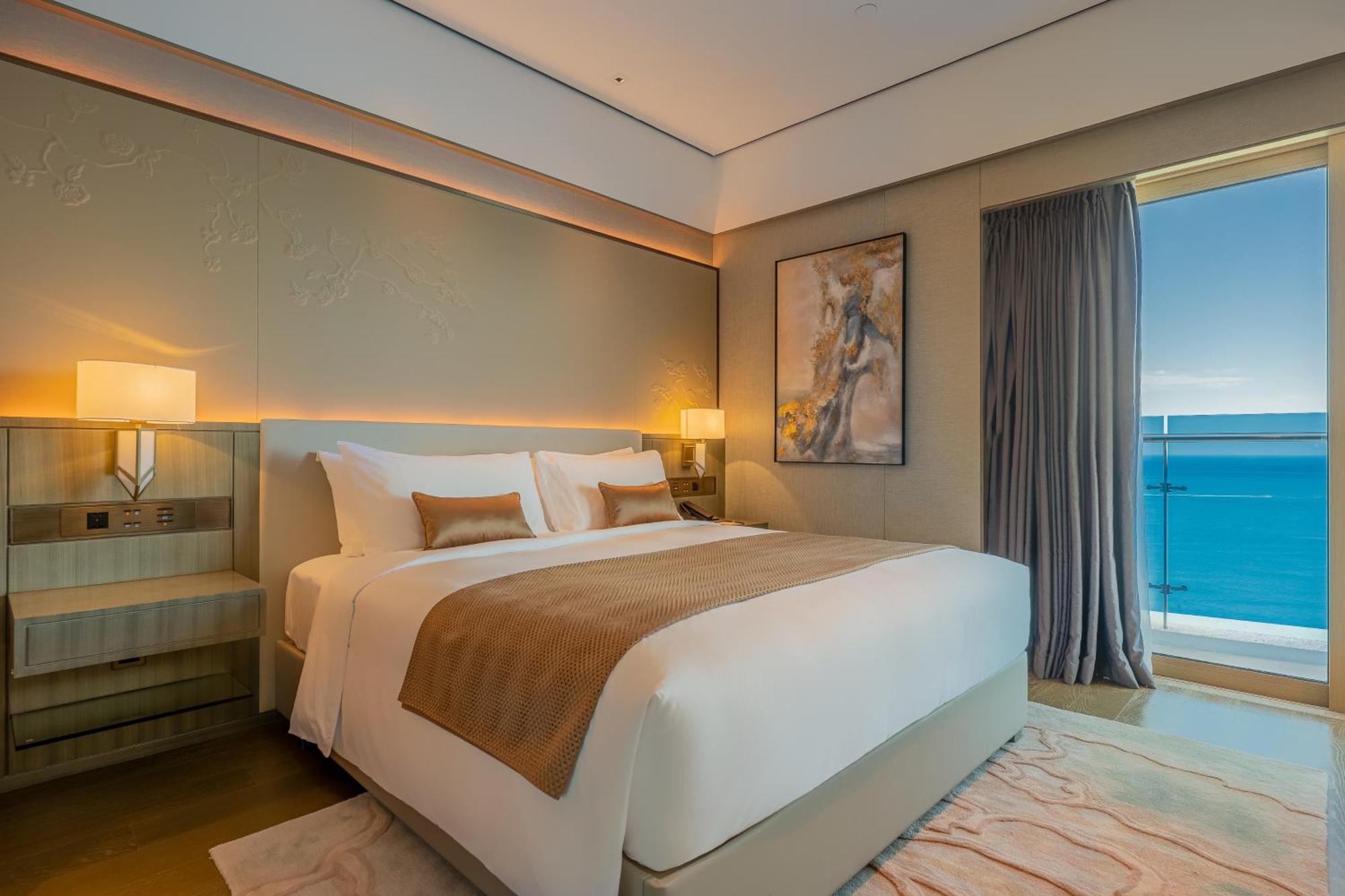 Howard Johnson Plaza By Wyndham Blue Bay Sihanoukville Exterior photo